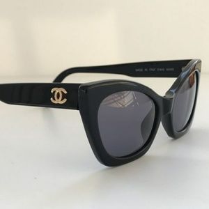Vintage Chanel Sunglasses - Free Sezane Pouch